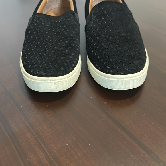 Frye and Co Peggy Perforated Black Suede Slip On Loafers Flats Women’s 8 Shoes - Picture 11 of 17